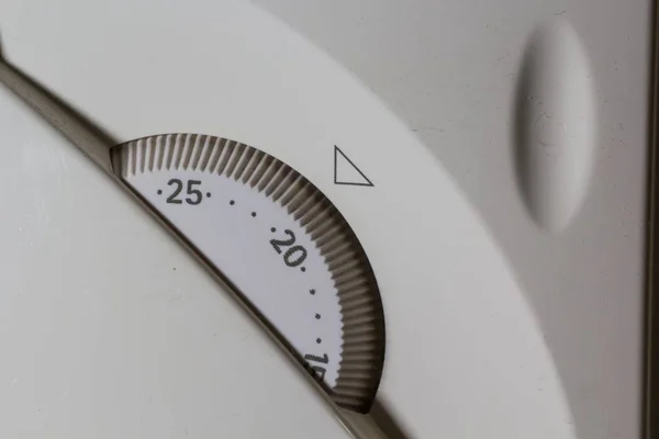 Tiro Close Painel Controle Temperatura Branca Para Sistema Aquecimento Central — Fotografia de Stock