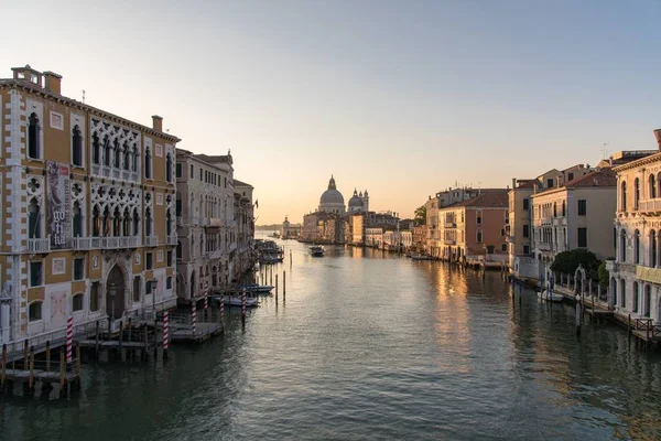 Eine Weitwinkelaufnahme Der Gallerie Dell Accademia Wasser Venedig Italien — Stockfoto