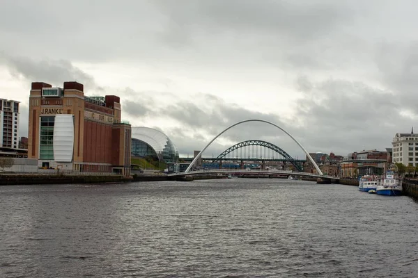 Een Brede Hoek Opname Van Millennium Bridge Newcastle Tyne — Stockfoto