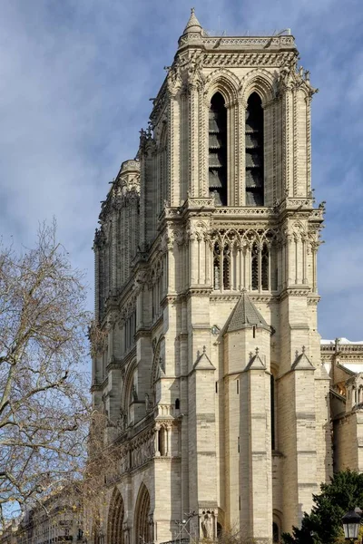 Tiro Vertical Torre Notre Dame Paris Sete Meses Depois Incêndio — Fotografia de Stock