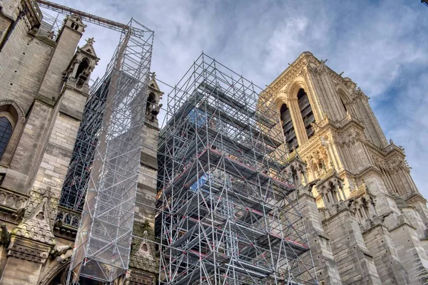 Een Prachtige Opname Van Restauraties Van Toren Notre Dame Paris — Stockfoto