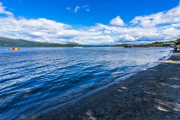 Loch Lomond Perto Luss Dia Verão Ensolarado Escócia — Fotografia de Stock