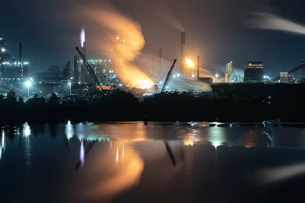 Superbe Cliché Une Ville Moderne Près Océan Bleu Profond Nuit — Photo