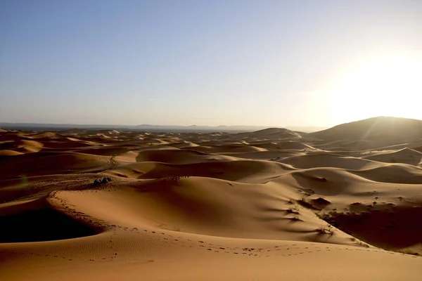 Széles Látószögű Felvétel Egy Nagy Sivatagról Nap Alatt — Stock Fotó