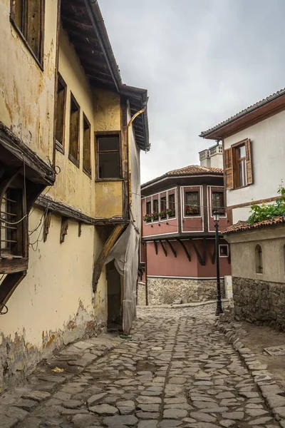 Eine Vertikale Aufnahme Der Gebäude Der Altstadt Von Plovdiv Bulgarien — Stockfoto