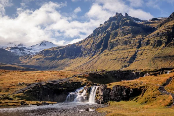 Gran Angular Disparado Las Montañas Kirkjufell Islandia Durante Día —  Fotos de Stock