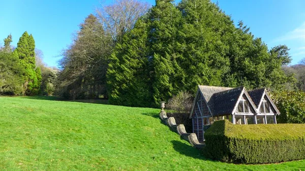 Eine Schöne Aufnahme Eines Gemauerten Hauses Umgeben Von Bäumen Tyntesfield — Stockfoto