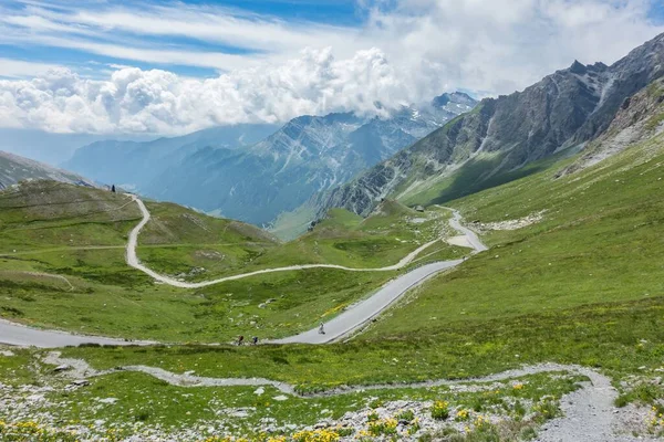 Panoramic Shot Col Agnel Mountain Pass France Italy Some Cyclists — Stock Photo, Image