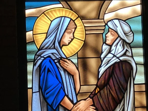 2018年11月11日 圣伊丽莎白西顿天主教教堂参观的玻璃器皿图像 — 图库照片