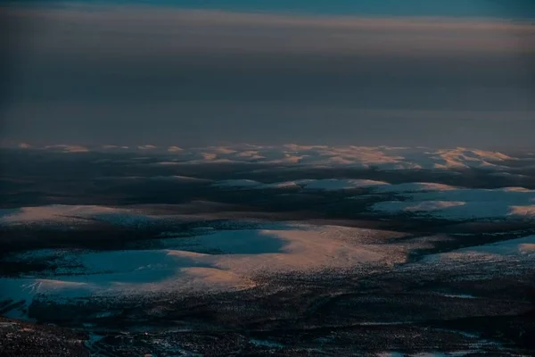 Повітряний Знімок Красивого Пейзажу Вкритого Снігом Рано Вранці — стокове фото