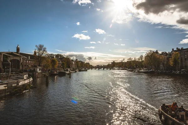 River Boats City Reflection Sunlight — ストック写真