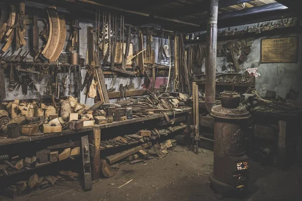 Bir Oda Dolusu Silah Odun — Stok fotoğraf