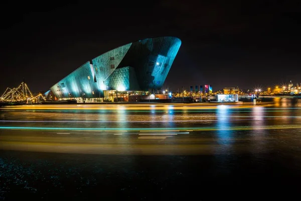 Nahaufnahme Des Nemo Science Museum Mit Nächtlicher Beleuchtung — Stockfoto