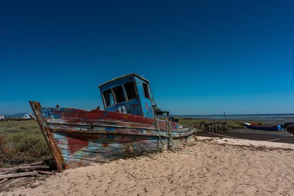 Cais Palaftico Carrasqueira Portugal August 2019 Ein Altes Verlassenes Boot — Stockfoto