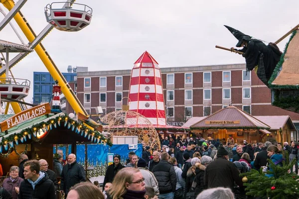 Bremerhaven Germany Nov 2019 Crowdy Christmas Market Ferris Wheel Lighthouse — Stock Photo, Image