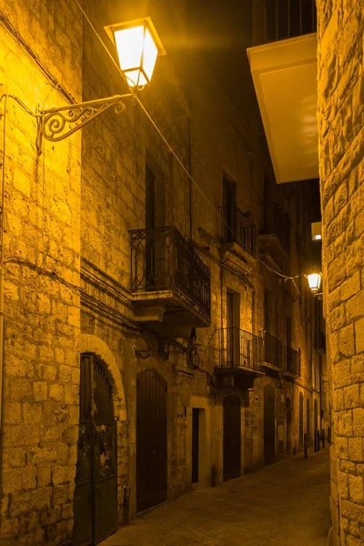 Een Steegje Van Bari Oude Stad Apulië Italië Tijdens Nacht — Stockfoto