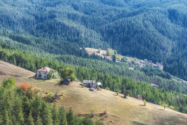 Eine Aufnahme Von Bauernhäusern Hoch Den Bergen Bulgarien — Stockfoto