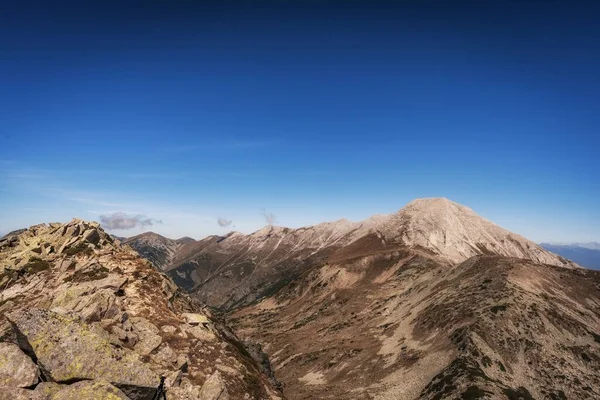 Bulgaristan Güneybatısındaki Pirin Dağı Ndaki Yosunlu Kayaların Yüksek Açılı Manzarası — Stok fotoğraf