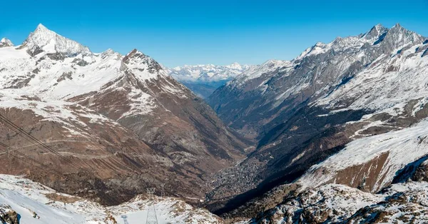 Vadide Dağları Olan Büyük Bir Zermatt Manzarası — Stok fotoğraf