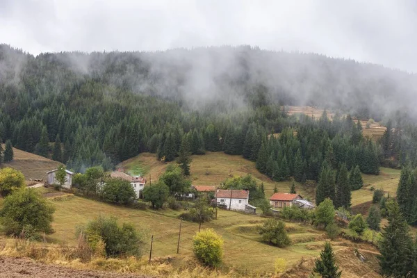 Bulgaristan Rodop Dağından Yüksek Açılı Kırsal Sonbahar Manzarası — Stok fotoğraf
