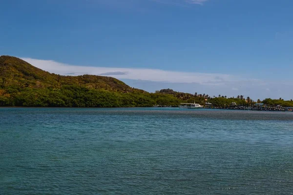 Ein Schöner Blick Auf Einen Berg Meer Mit Blauem Himmel — Stockfoto