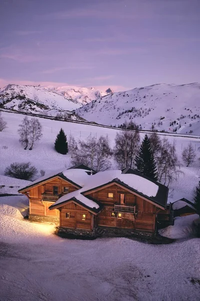 Aufnahme Einer Gemütlichen Hütte Skigebiet Alpe Huez Den Französischen Alpen — Stockfoto