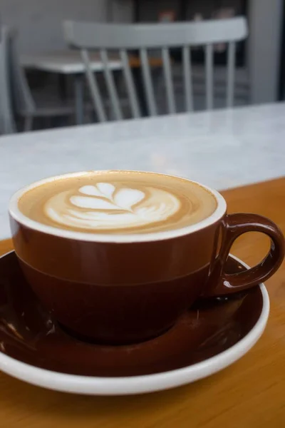 Une Tasse Cappuccino Chaud Avec Mousse Mousseuse Art Sur Table — Photo