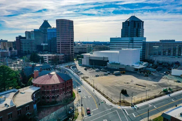 北卡罗莱纳州格林斯伯勒市景色优美 背阴蓝天 — 图库照片