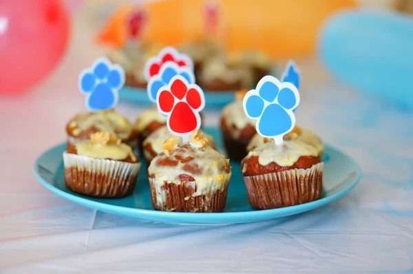 Una Gran Cantidad Magdalenas Chocolate Caseras Decoradas Con Caramelos Palma — Foto de Stock