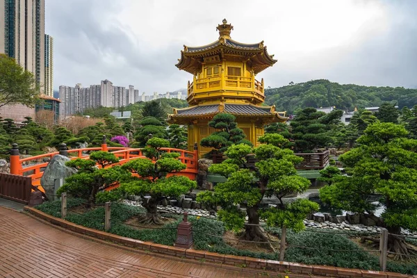 Arany Pagoda Nan Lian Garden Ben Chi Lin Apáca Közelében — Stock Fotó