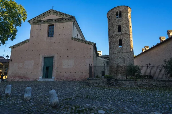 Santa Maria Maggiore Kilisesi Nin Alçak Açılı Görüntüsü Ravenna Talya — Stok fotoğraf