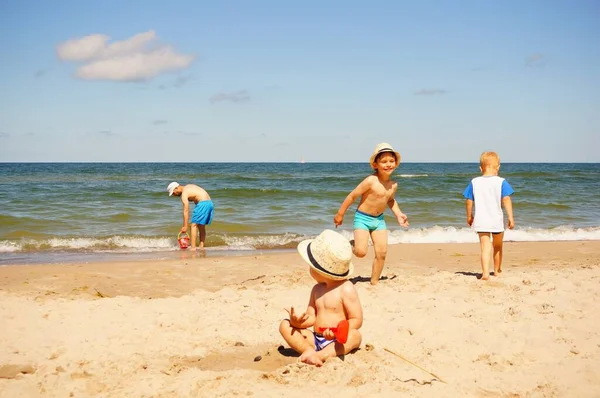 Jaroslawiec Polonia Giugno 2019 Bambini Che Giocano Sulla Sabbia Vicino — Foto Stock