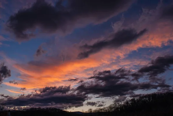 Couleurs Dramatiques Des Nuages Coucher Soleil — Photo