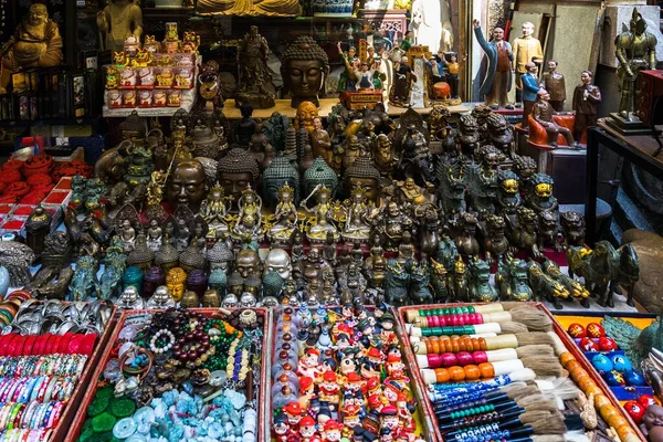 Китайские Статуи Сувениры Сувенирном Магазине Cat Street Market Гонконге Китае — стоковое фото
