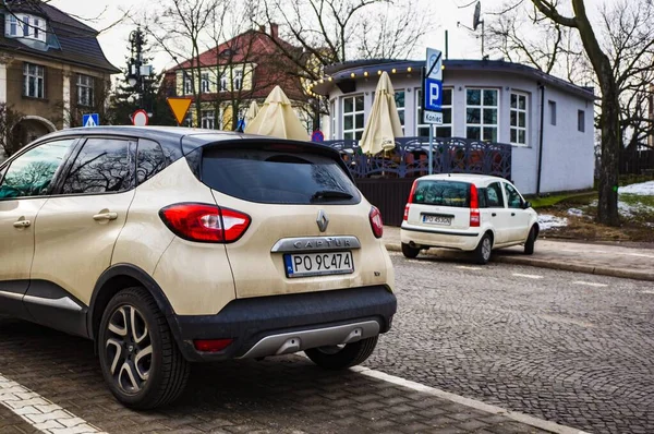 Poznan Polsko Února 2019 Zaparkované Auto Renault Chodníku Centru Města — Stock fotografie