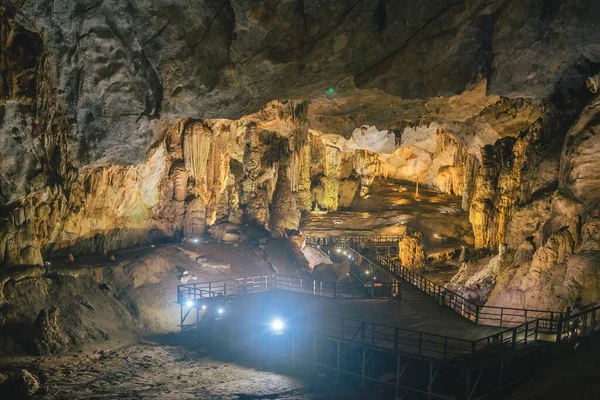 Das Innere Der Paradieshöhle Phong Nha Bang Nationalpark — Stockfoto