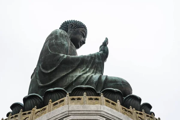 Een Lage Hoek Close Opname Van Tian Tan Buddha Lantau — Stockfoto