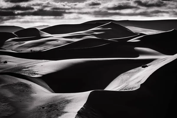 Eine Graustufenaufnahme Von Dünen Der Wüste Namib Afrika — Stockfoto