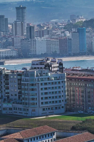 Coruna Deniz Kenarında Bir Sürü Bina Var Galiçya Spanya — Stok fotoğraf