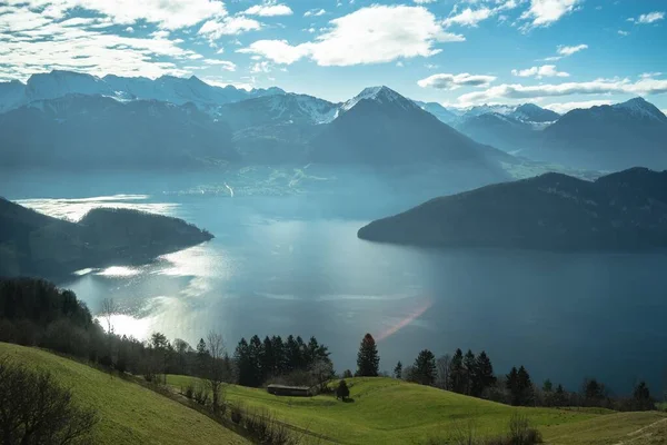 Plano Alto Ángulo Del Hermoso Lago Zug Rodeado Montañas Suiza — Foto de Stock