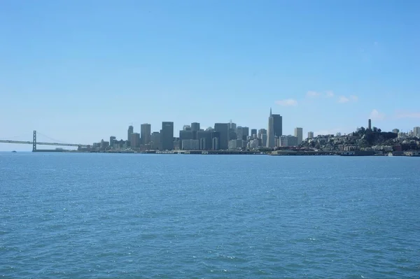 San Francisco Çevreleyen Deniz Güneş Işığı Altında Kaliforniya Mavi Bir — Stok fotoğraf