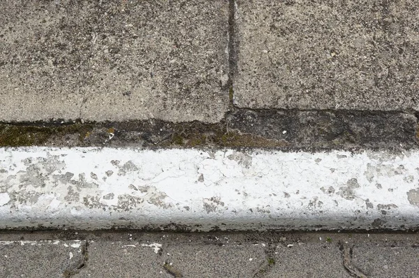 白い塗装の歩道の端のクローズアップショット — ストック写真
