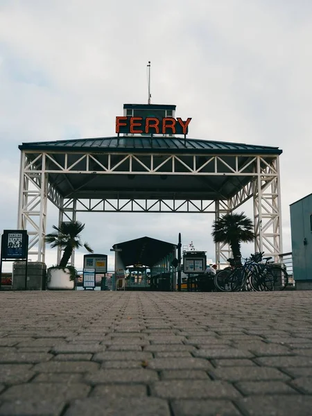 Tiro Ângulo Baixo Entrada Terminal Ferry — Fotografia de Stock