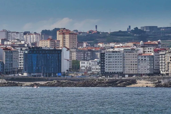 Die Gebäude Vor Dem Wasser Der Stadt Coruna Galicien Spanien — Stockfoto