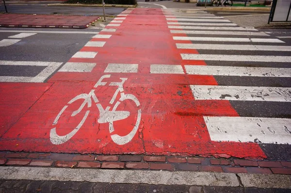 Vysoký Úhel Záběru Cyklistické Dopravní Značky Zemi Ulici — Stock fotografie