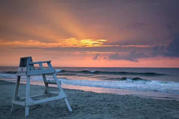 Чудовий Схід Сонця Над Узбережжям Міртл Кріслом Рятувальником Березі Південної — стокове фото