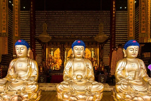 Eine Reihe Von Drei Goldenen Buddha Statuen Hauptschrein Des Zehntausend — Stockfoto