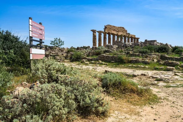 Ruiny Budynku Świątyni Apollo Parku Archeologicznym Selinunte Sycylii Włochy — Zdjęcie stockowe