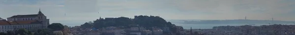 Panoramautsikt Över Byggnader Och Berg Staden Lissabon Portugal — Stockfoto