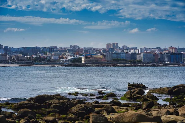 Gyönyörű Kép Épületek Coruna Város Galíciában Spanyolország Egy Felhős Kék — Stock Fotó